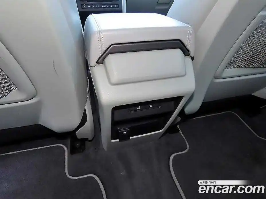 Land Rover Discovery Sport 2016 2.0 Автомат в Москве № 213451, фото 15