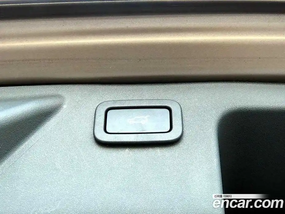 Land Rover Discovery Sport 2016 2.0 Автомат в Москве № 213451, фото 16