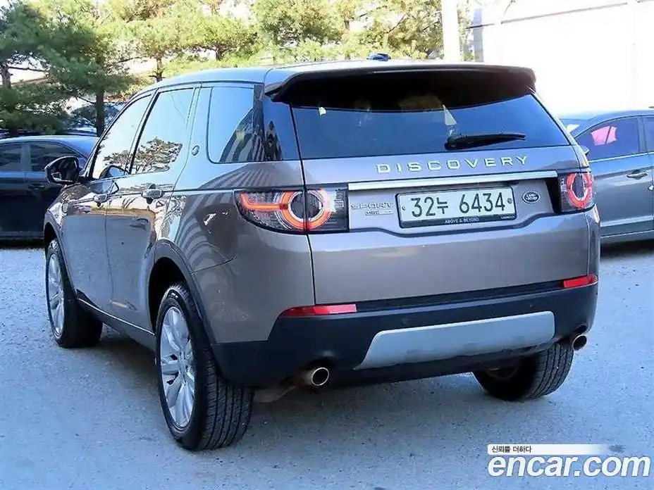 Land Rover Discovery Sport 2016 2.0 Автомат в Москве № 213451, фото 3