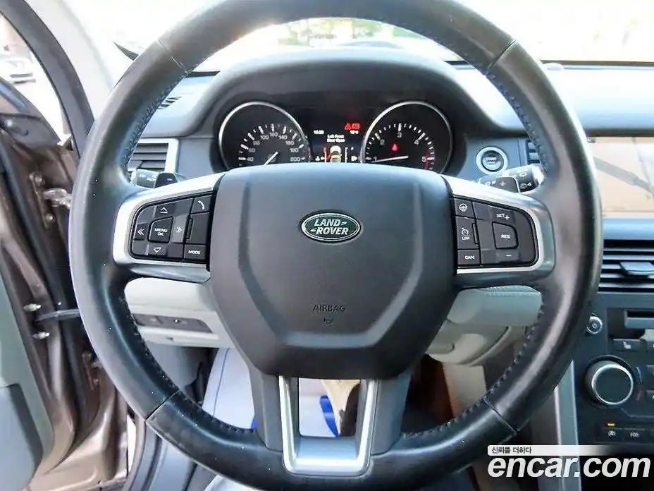 Land Rover Discovery Sport 2016 2.0 Автомат в Москве № 213451, фото 8