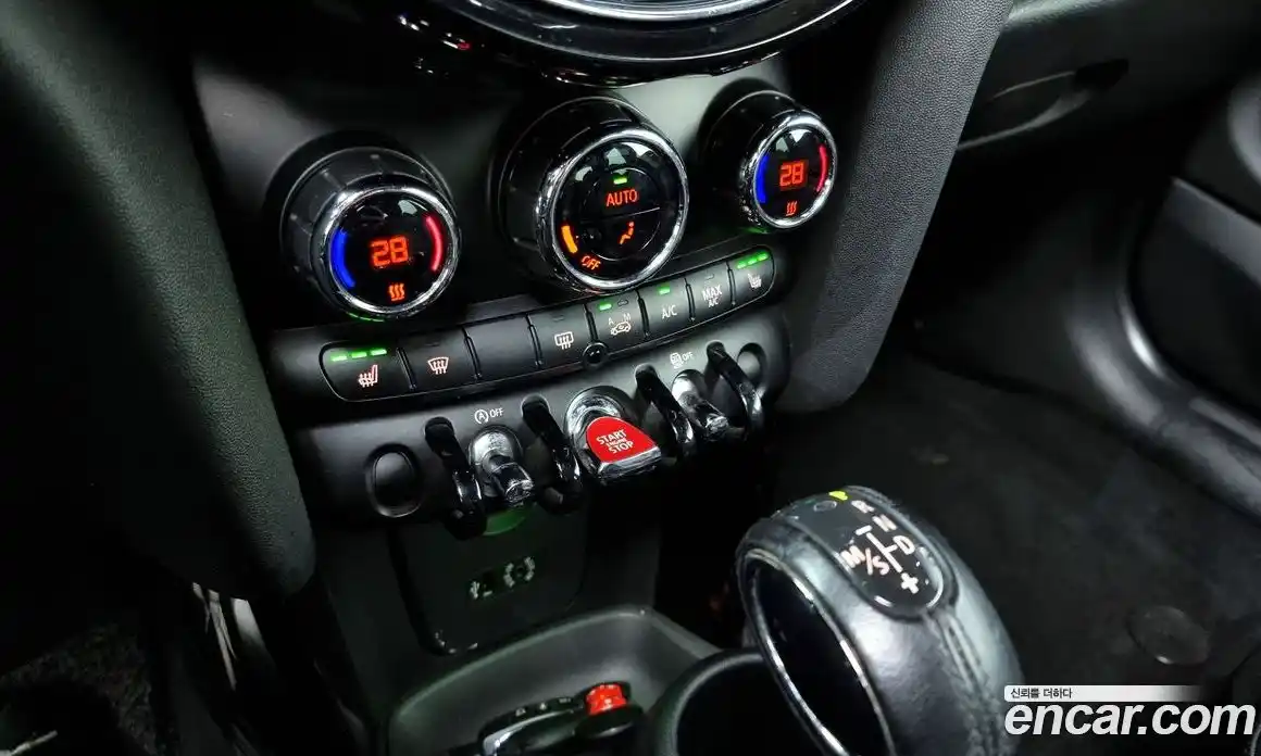 Mini Cooper 2014 1.5 Автомат в Москве № 214374, фото 15