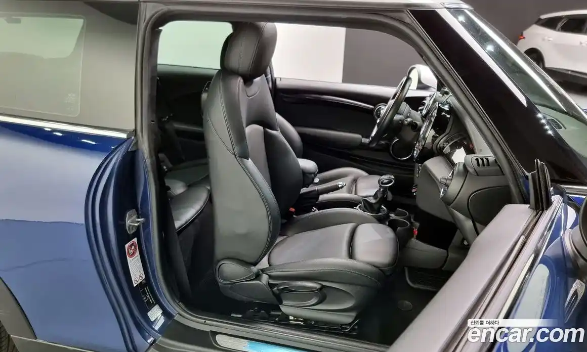 Mini Cooper 2014 1.5 Автомат в Москве № 214374, фото 17