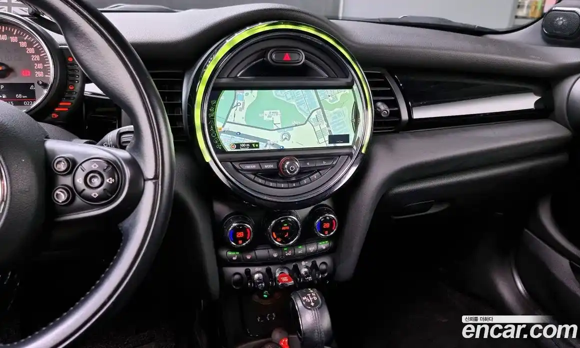 Mini Cooper 2014 1.5 Автомат в Москве № 214374, фото 4