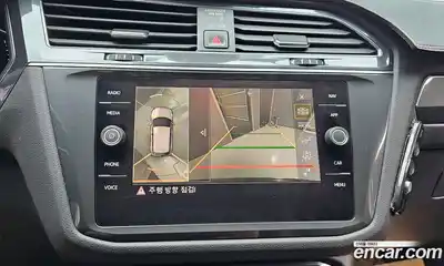 Volkswagen Tiguan 2020 2.0 Автомат в Москве № 215194, миниатюра 2