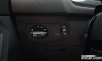 Volkswagen Tiguan 2020 2.0 Автомат в Москве № 215194, миниатюра 3