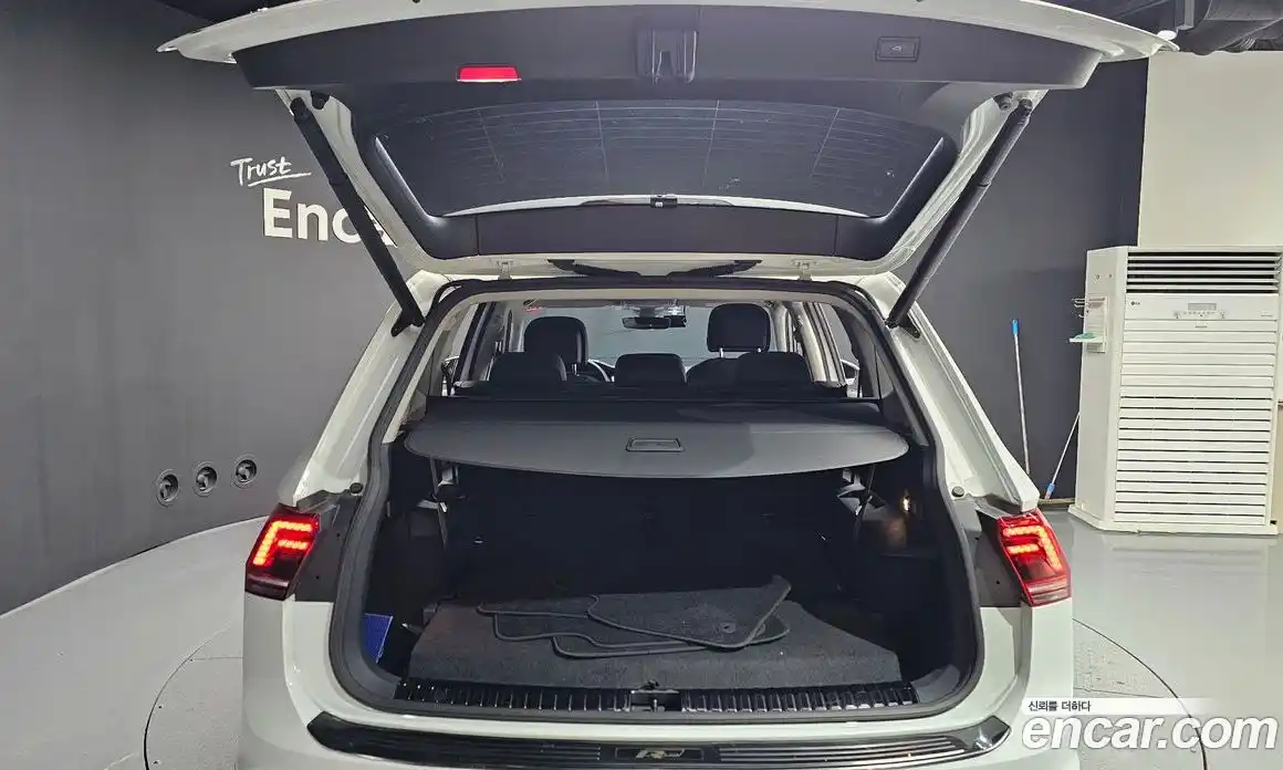 Volkswagen Tiguan 2020 2.0 Автомат в Москве № 215194, фото 5