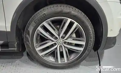 Volkswagen Tiguan 2020 2.0 Автомат в Москве № 215194, миниатюра 6