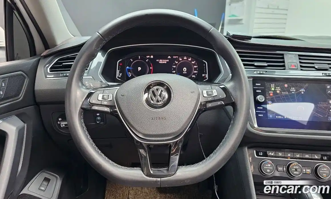 Volkswagen Tiguan 2020 2.0 Автомат в Москве № 215194, фото 7