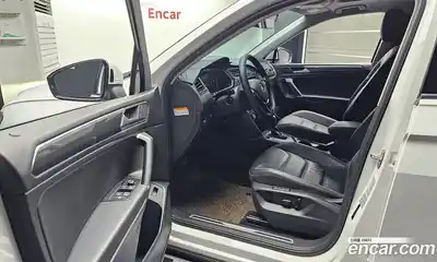 Volkswagen Tiguan 2020 2.0 Автомат в Москве № 215194, миниатюра 9