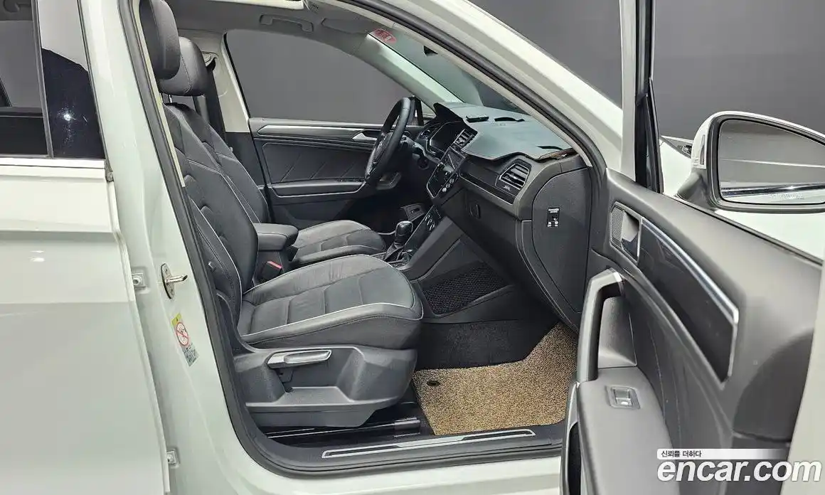 Volkswagen Tiguan 2020 2.0 Автомат в Москве № 215194, фото 10