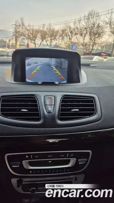 Renault SM3 2014 1.6 Автомат в Москве № 227391, фото 16