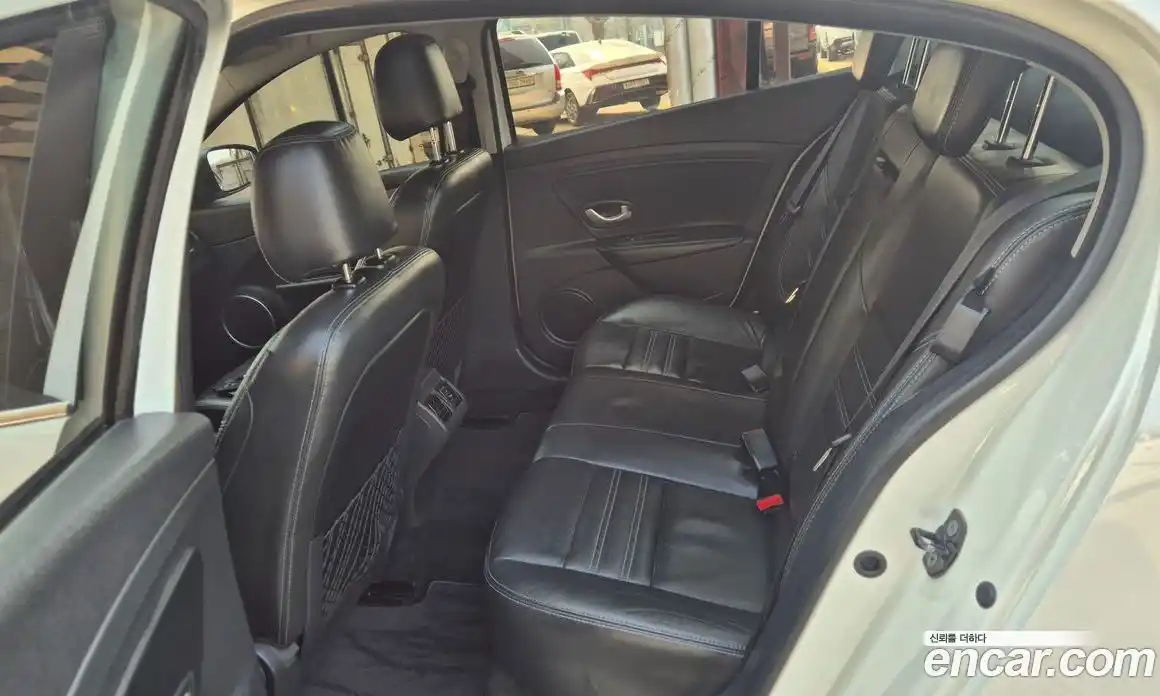 Renault SM3 2014 1.6 Автомат в Москве № 227391, фото 9