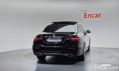 Mercedes-Benz E-Class 2021 2.0 Автомат в Москве № 229473, миниатюра 3