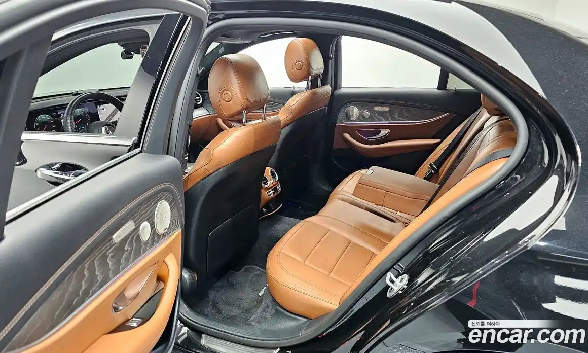 Mercedes-Benz E-Class 2021 2.0 Автомат в Москве № 229473, фото 10