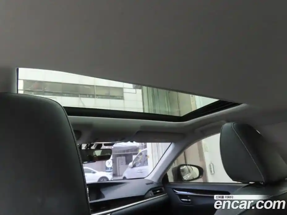 Lexus ES 2018 2.5 Автомат в Москве № 232014, фото 19