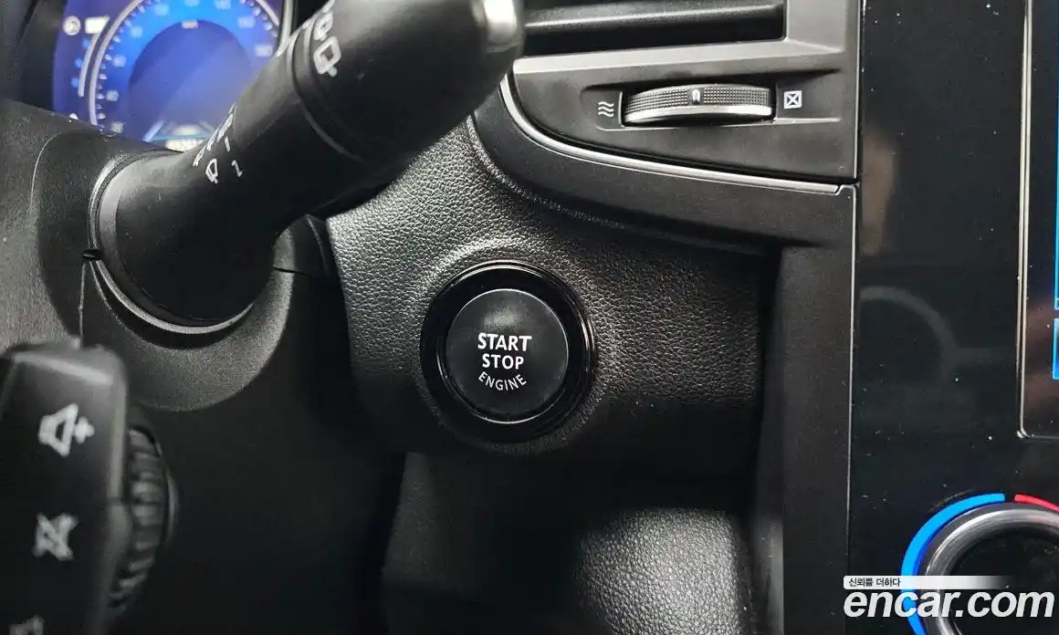 Renault QM6 2023 2.0 Автомат в Москве № 242069, фото 13