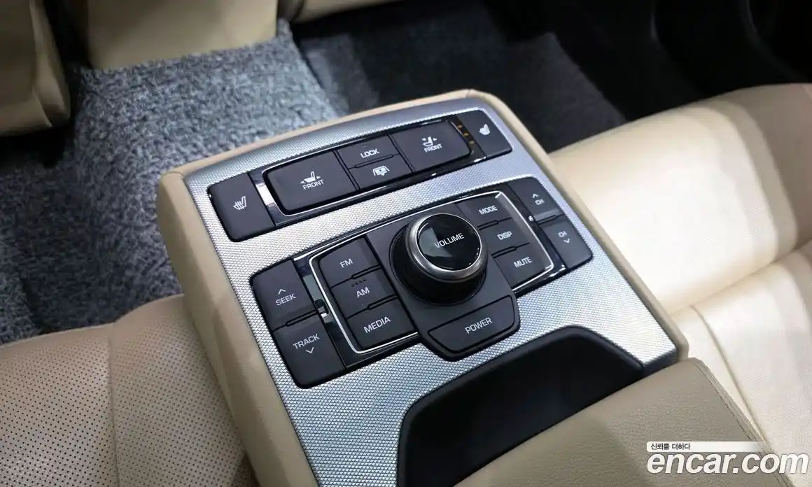 Genesis G80 2018 3.3 Автомат в Москве № 24928, фото 18