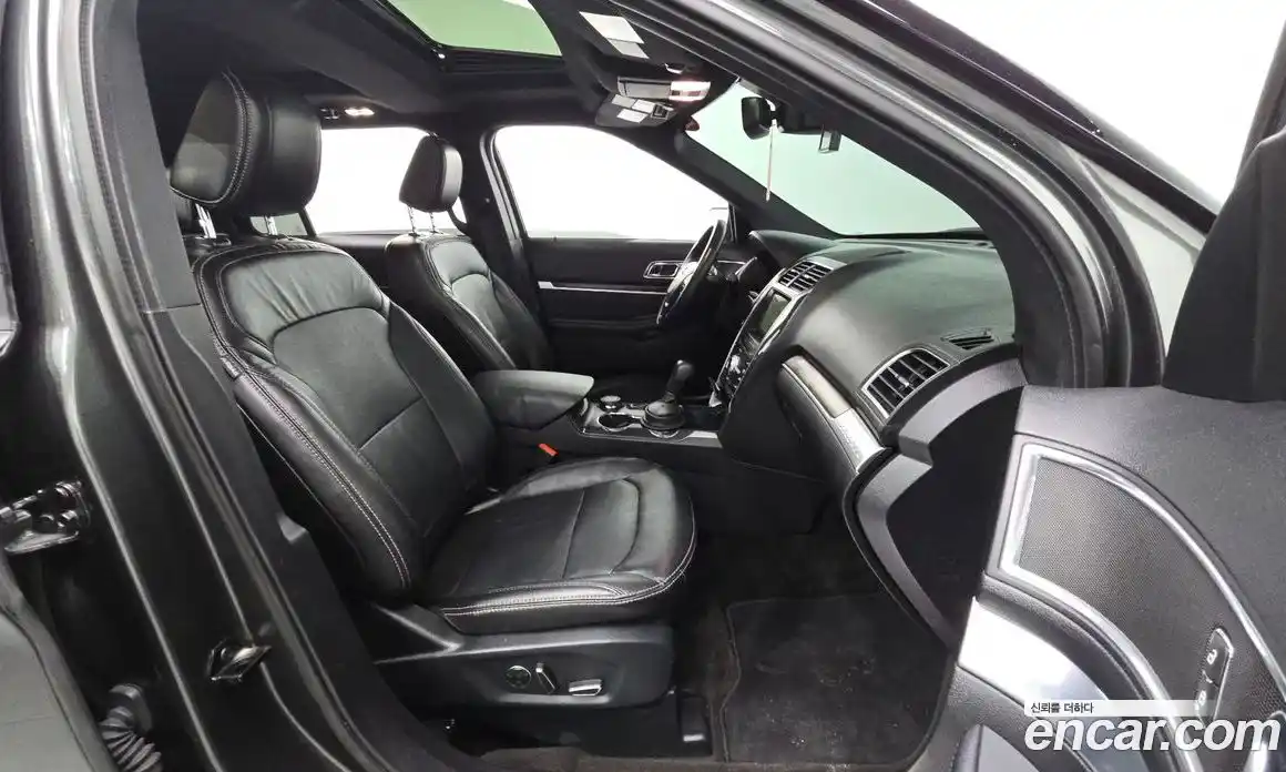 Ford Explorer 2018 2.3 Автомат в Москве № 255655, фото 18