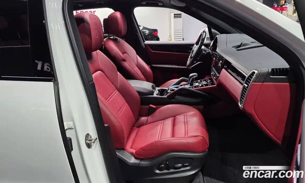 Porsche Cayenne 2022 3.0 Автомат в Москве № 270134, фото 8