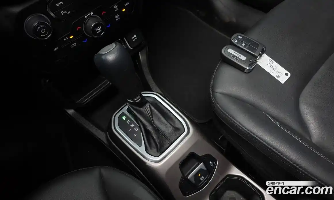 Jeep Renegade 2021 2.4 Автомат в Москве № 278464, фото 9