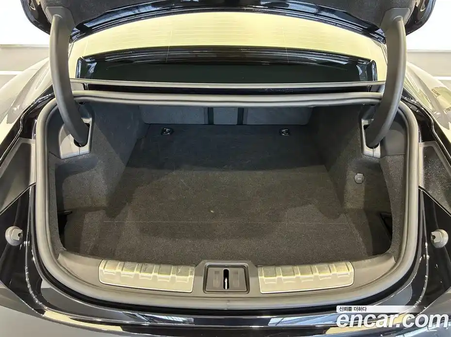 Porsche Taycan 2024 0.1 Автомат в Москве № 297602, фото 7