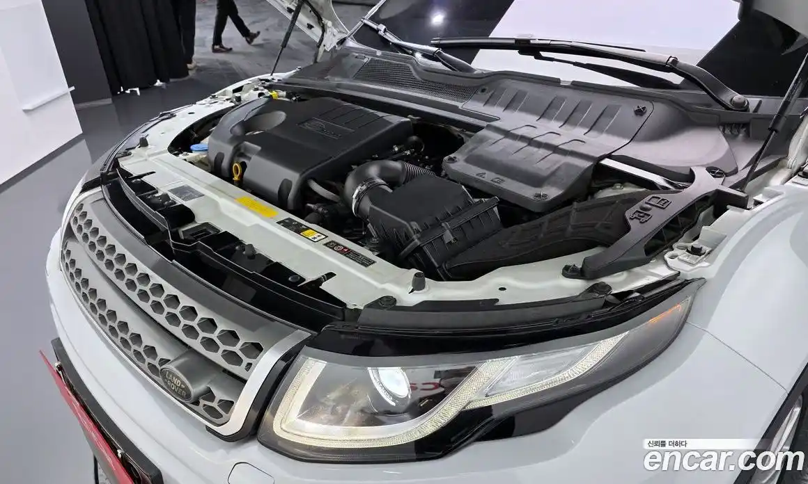 Land Rover Range-Rover Evoque 2017 2.0 Автомат в Москве № 298248, фото 12