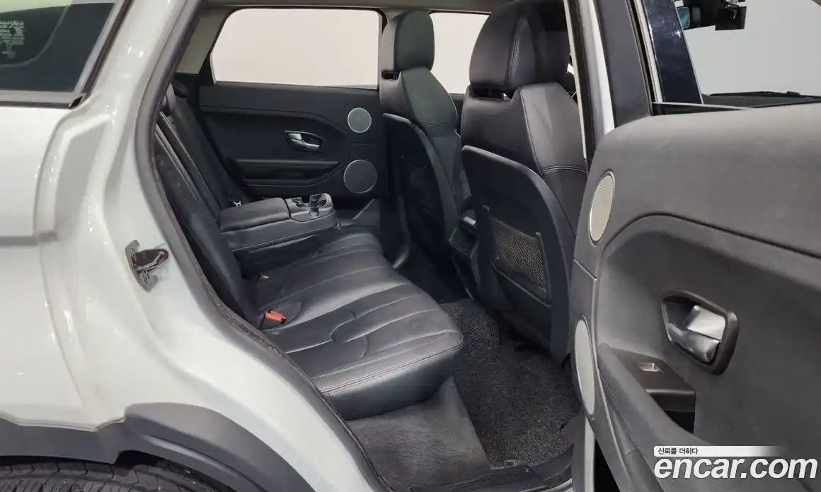 Land Rover Range-Rover Evoque 2015 2.2 Автомат в Москве № 298557, фото 3