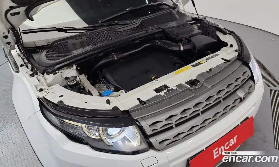 Land Rover Range-Rover Evoque 2015 2.2 Автомат в Москве № 298557, фото 9