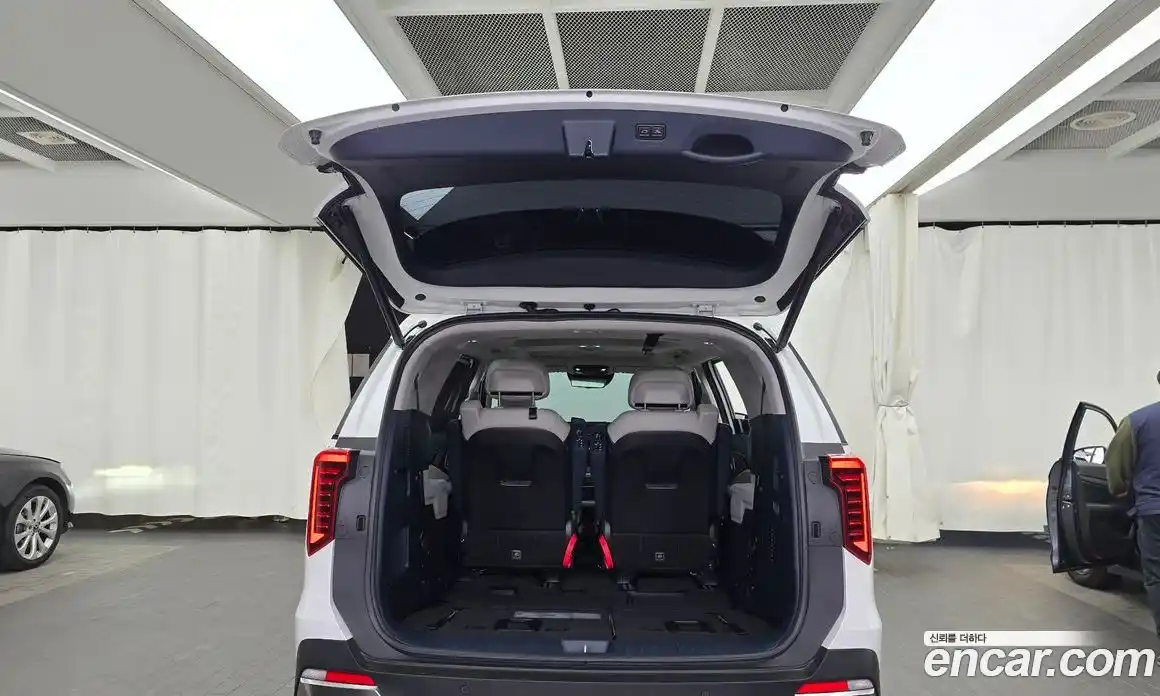 Kia Canival 2024 1.6 Автомат в Москве № 307081, фото 2