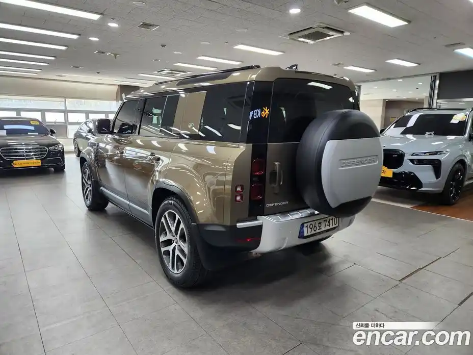 Land Rover Defender 2023 3.0 Автомат в Москве № 316415, фото 2