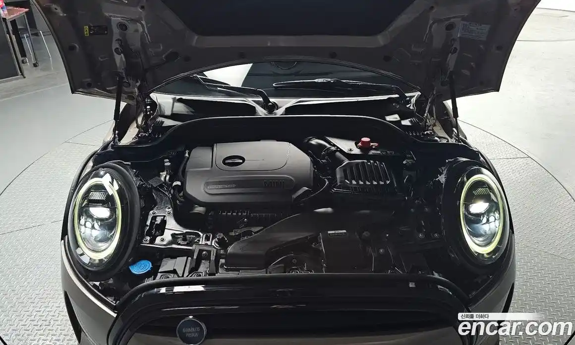 Mini Cooper 2022 1.5 Автомат в Москве № 316893, фото 14