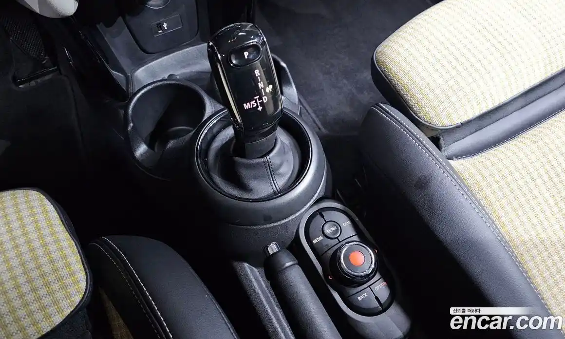 Mini Cooper 2022 1.5 Автомат в Москве № 316893, фото 17