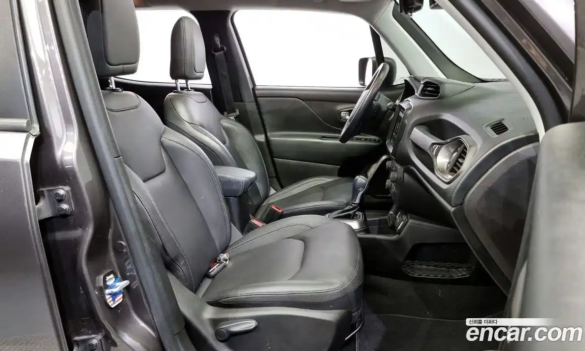 Jeep Renegade 2019 2.4 Автомат в Москве № 323077, фото 11