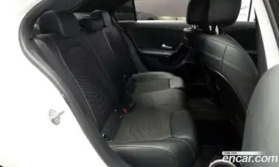 Mercedes-Benz A-Class 2020 2.0 Автомат в Москве № 342345, миниатюра 11