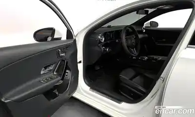 Mercedes-Benz A-Class 2020 2.0 Автомат в Москве № 342345, миниатюра 5