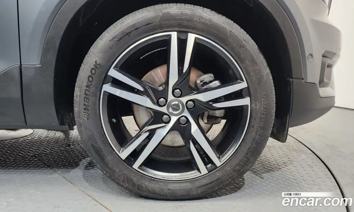 Volvo XC40 2019 2.0 Автомат в Москве № 344107, фото 18