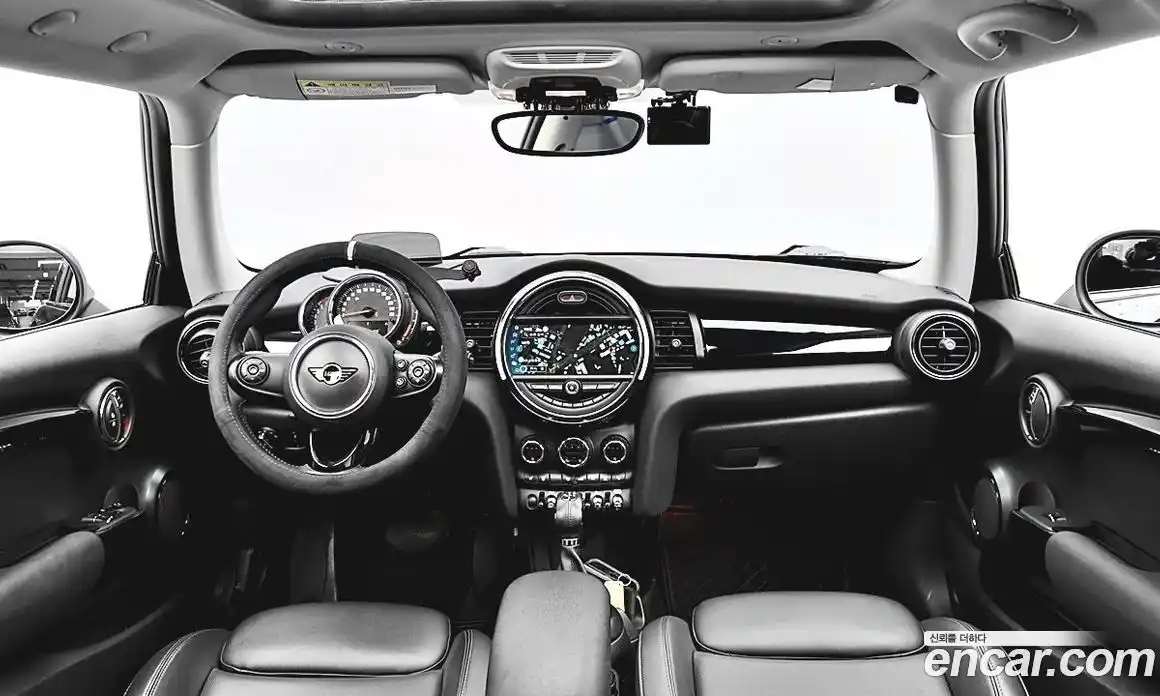 Mini Cooper 2019 1.5 Автомат в Москве № 381290, фото 9