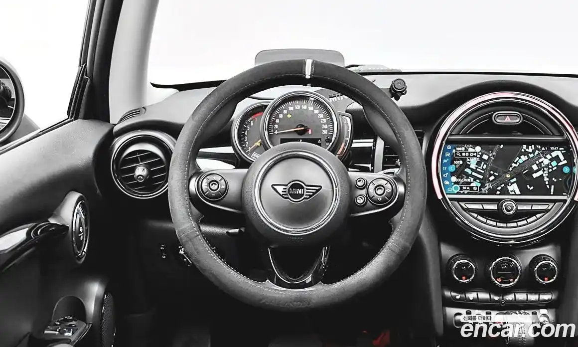 Mini Cooper 2019 1.5 Автомат в Москве № 381290, фото 10