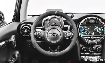 Mini Cooper 2019 1.5 Автомат в Москве № 381290, миниатюра 10