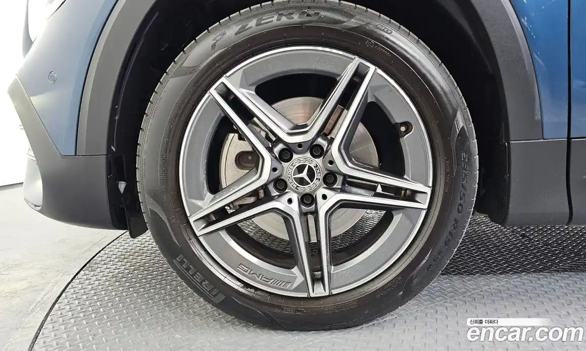 Mercedes-Benz GLB-Class 2023 2.0 Автомат в Москве № 466339, фото 5