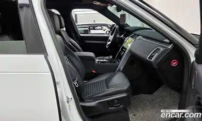 Land Rover Discovery 2023 3.0 Автомат в Москве № 470984, миниатюра 11