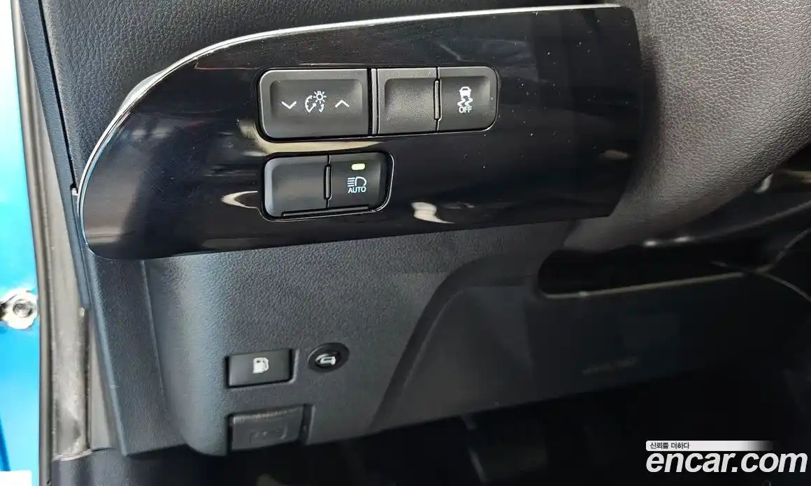 Toyota Prius 2021 1.8 Автомат в Москве № 472970, фото 12