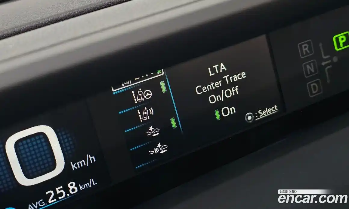 Toyota Prius 2021 1.8 Автомат в Москве № 472970, фото 16