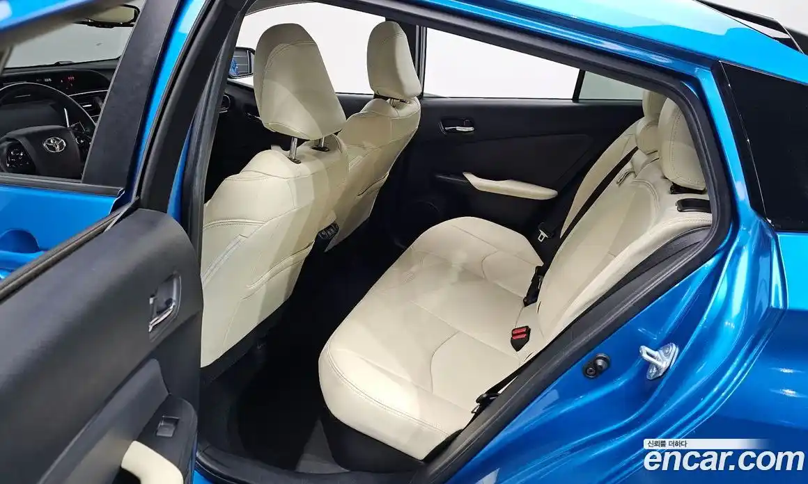 Toyota Prius 2021 1.8 Автомат в Москве № 472970, фото 18