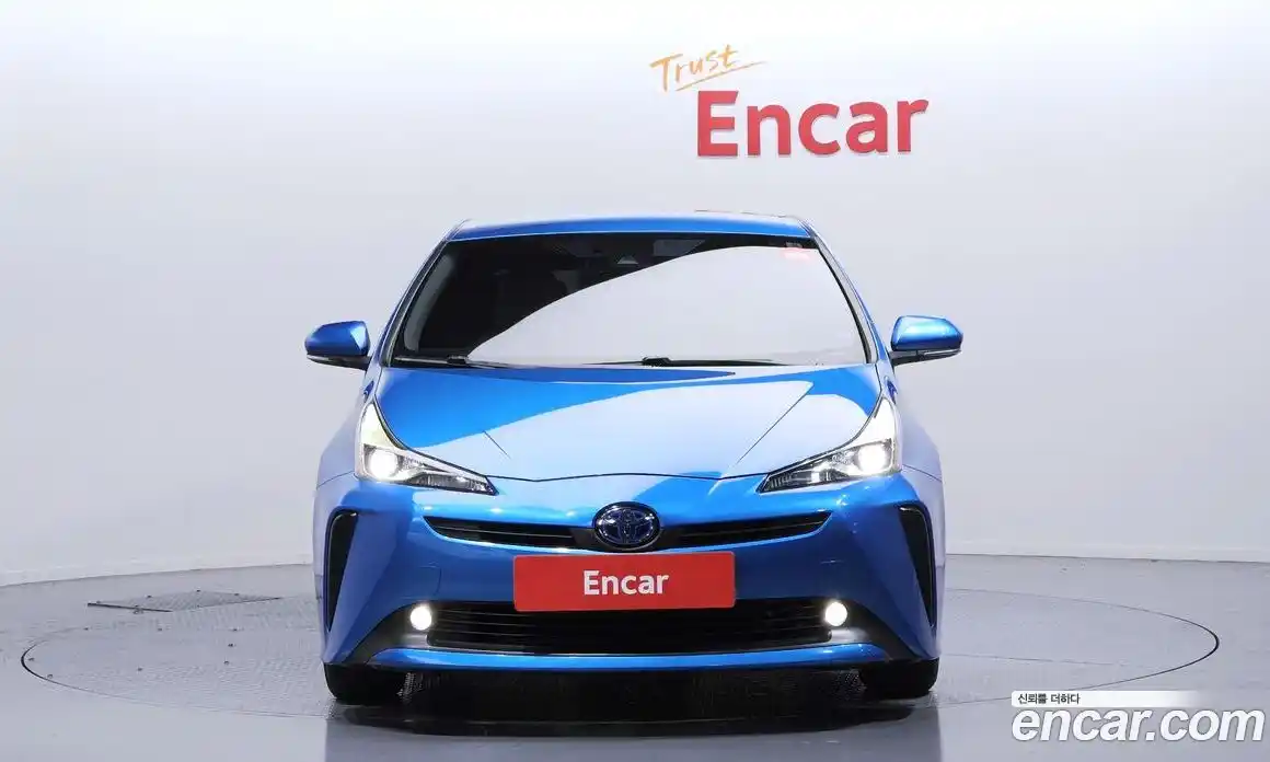 Toyota Prius 2021 1.8 Автомат в Москве № 472970, фото 3