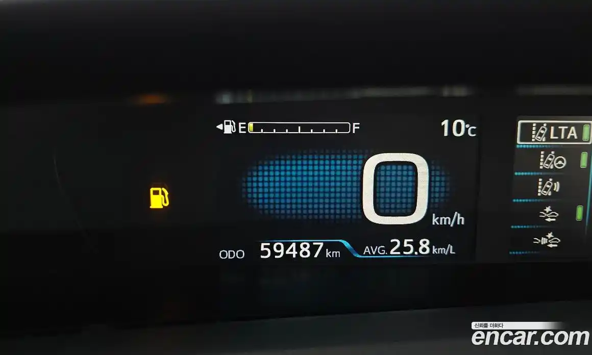 Toyota Prius 2021 1.8 Автомат в Москве № 472970, фото 8