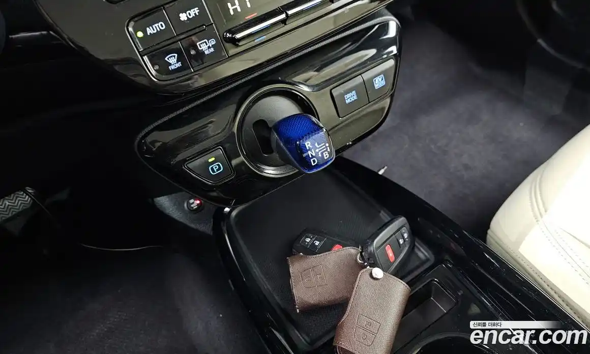 Toyota Prius 2021 1.8 Автомат в Москве № 472970, фото 9