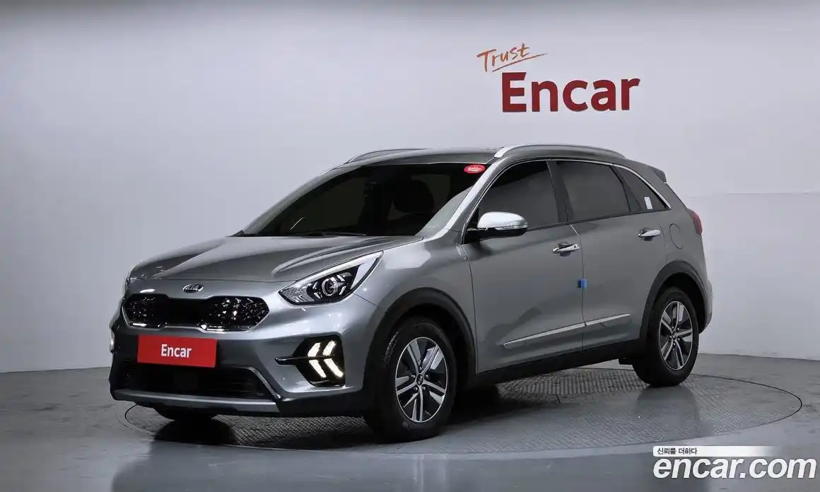 Kia Niro 2021 1.6 Автомат в Москве № 52170, фото 1