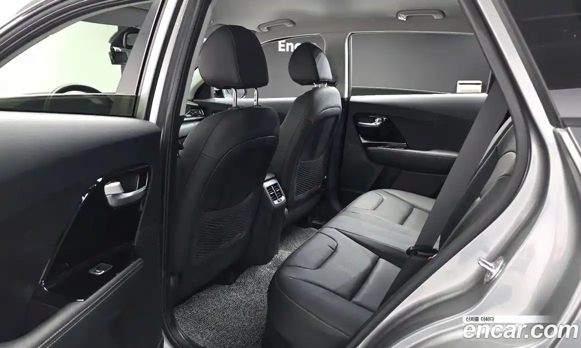 Kia Niro 2021 1.6 Автомат в Москве № 52170, фото 12