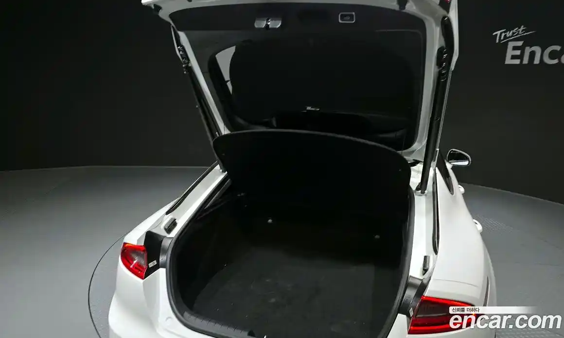 Kia Stinger 2018 2.0 Автомат в Москве № 56054, фото 20